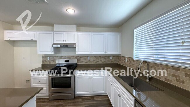 Building Photo - 15946 Silver Tip Way