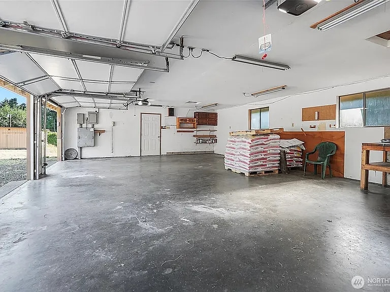 Building Photo - 7071 N Van Decar Rd SE
