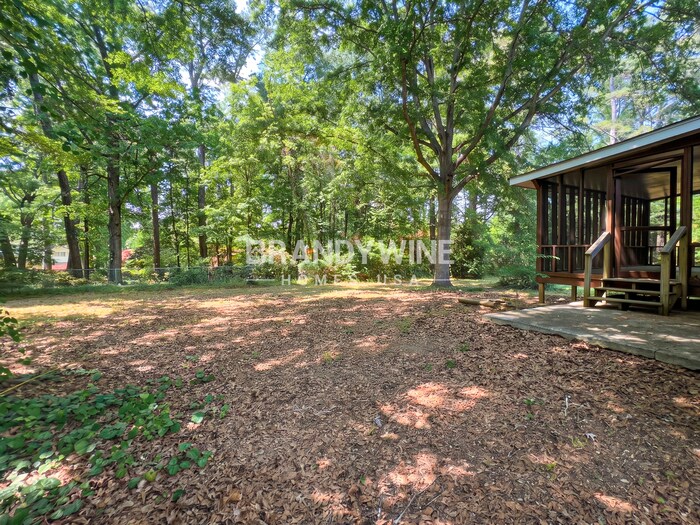 Building Photo - 2150 Moon Dr SW