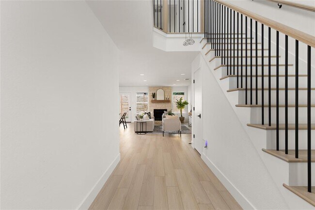 Building Photo - 8708 Cretys Cove