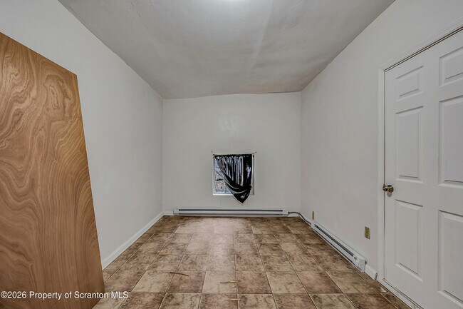 Building Photo - 601 Dean St