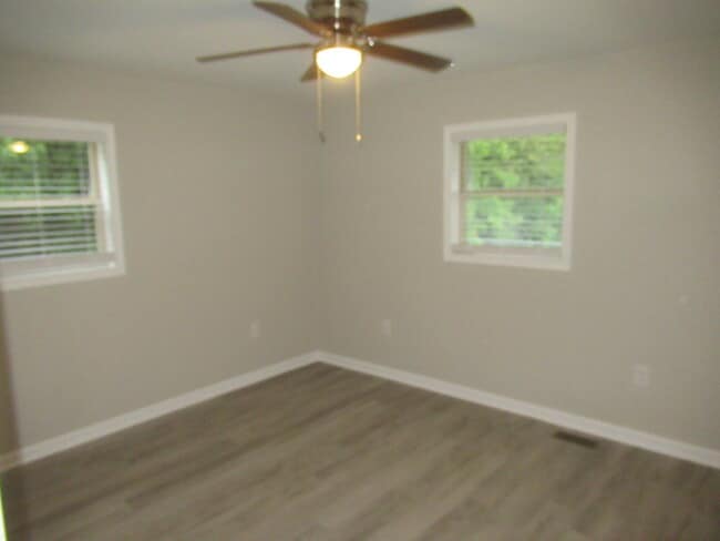 Building Photo - Newly Renovated Brick Duplexes in Lincolnt...