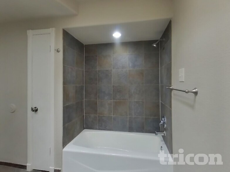 Building Photo - 3907 Briarcrest St