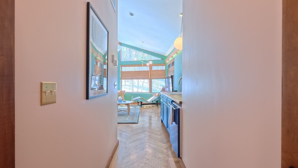 Building Photo - 64 Newcomb Rd