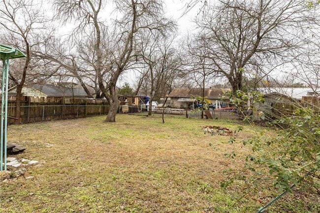 Building Photo - 2325 Bendridge Trail