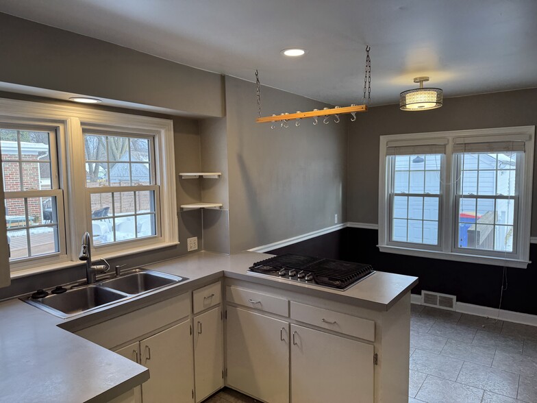 Kitchen - View 2 - 2228 Godwin Ave SE