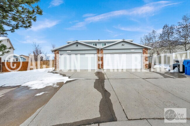 Building Photo - Remodeled Townhome in Cottonwood Heights!