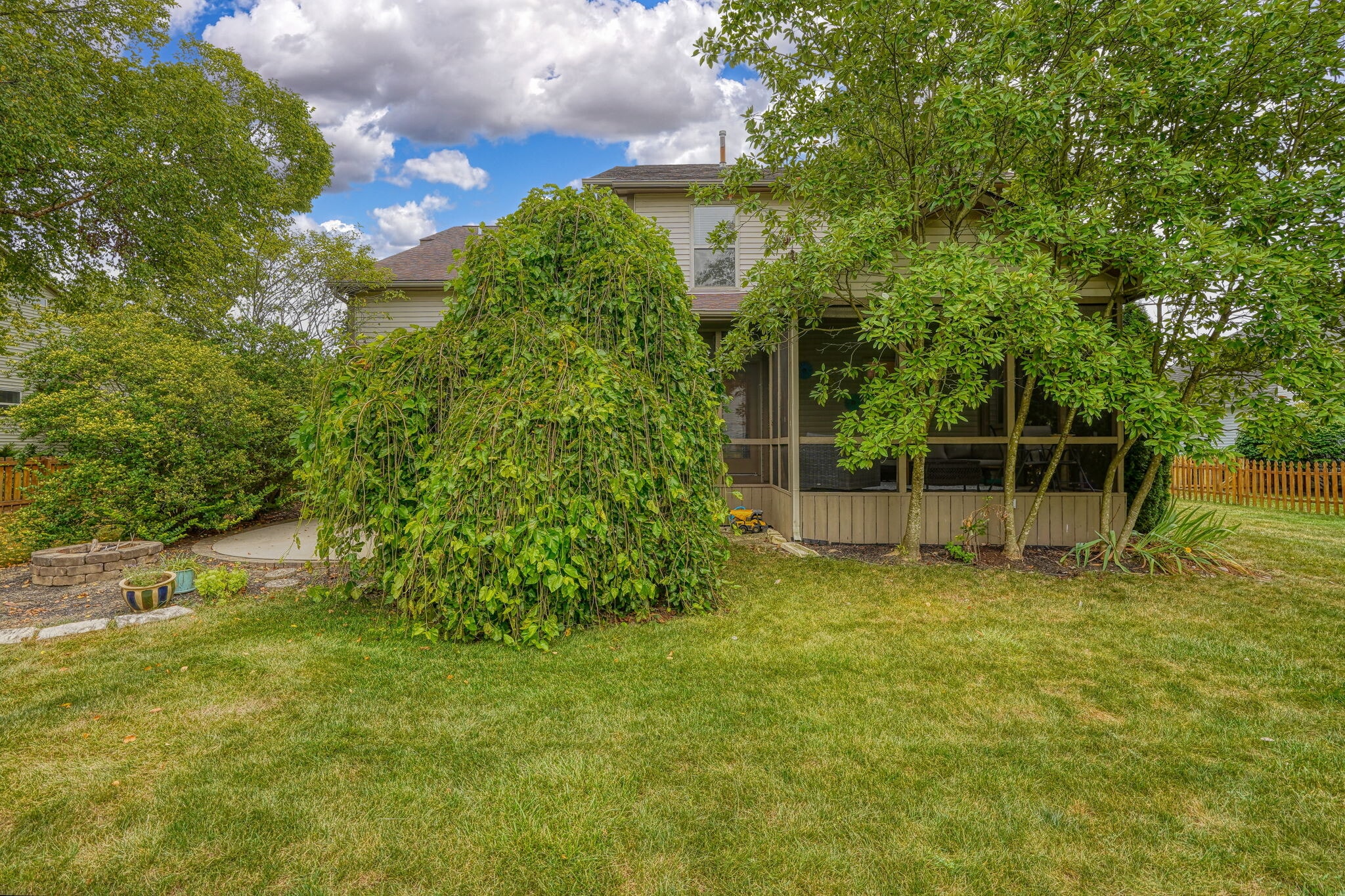 Building Photo - 6850 Fox Run Dr
