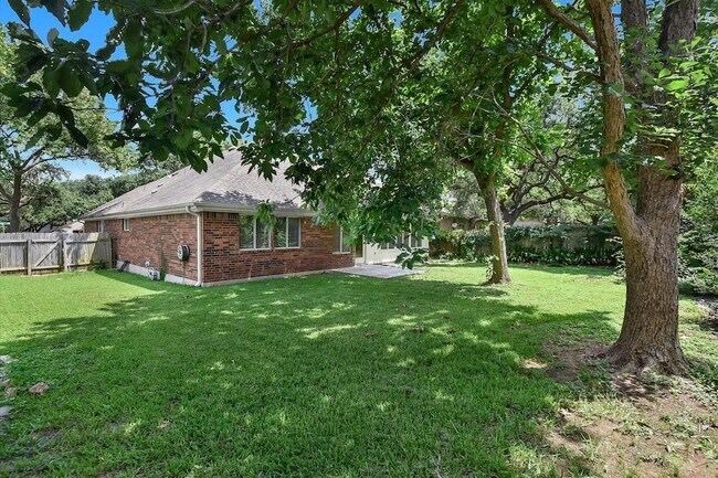 Building Photo - 7200 Quimper Ln