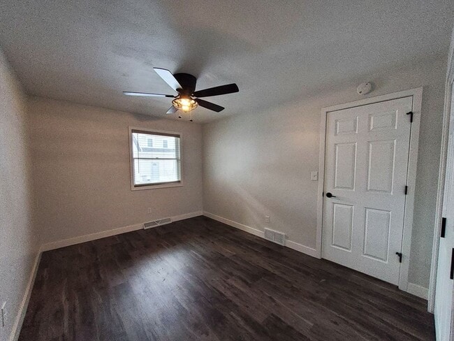 Building Photo - 1824 S Jefferson St