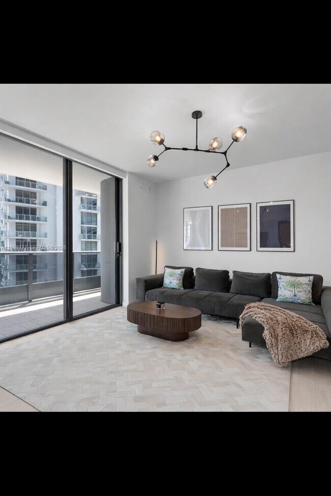 Building Photo - 1000 Brickell Plaza