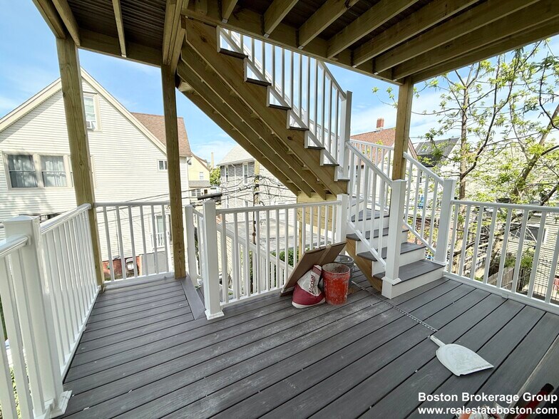 Building Photo - 11 Cawfield St