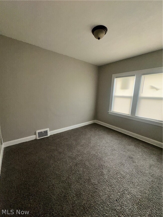 Building Photo - 1842 Colonnade Rd