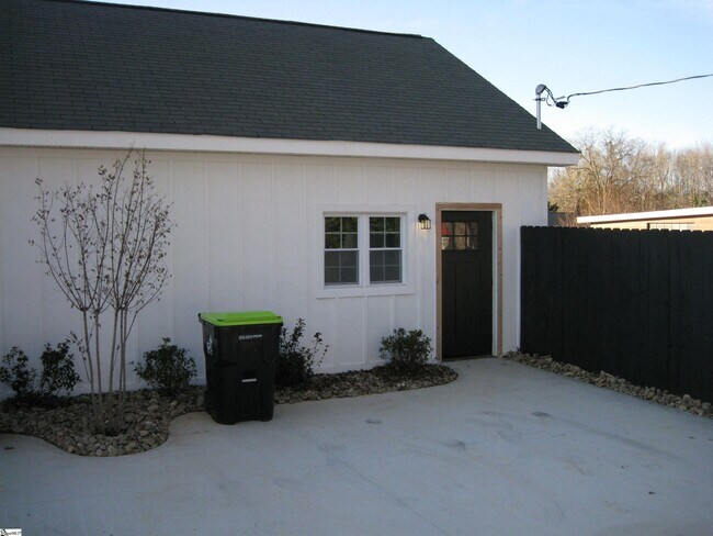 Building Photo - 1 Bollinger St