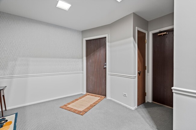 Building Photo - 251 Appletree Ct