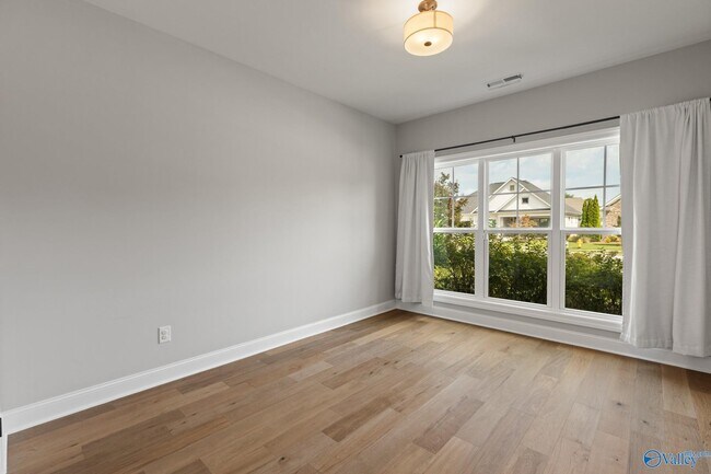 Building Photo - 26 Cobbs Cove Way SE