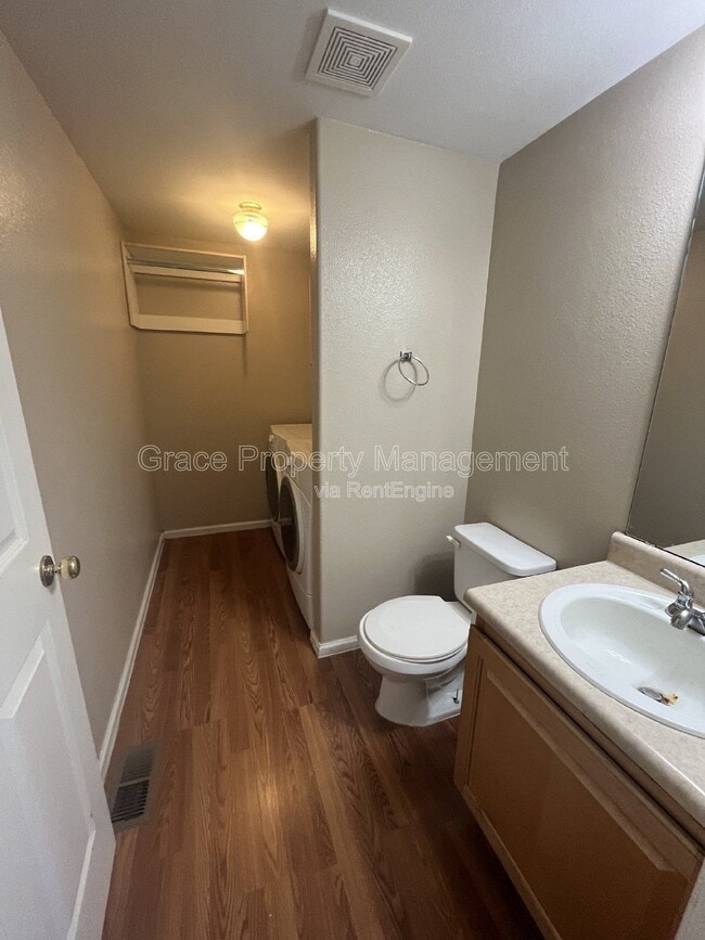 Building Photo - 5337 S Killarney St