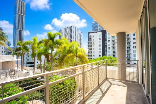 Building Photo - 350 NE 24th St