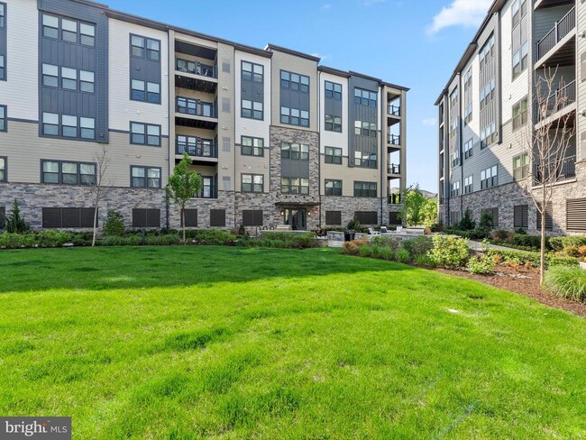 Building Photo - 12865 Mosaic Pk Wy