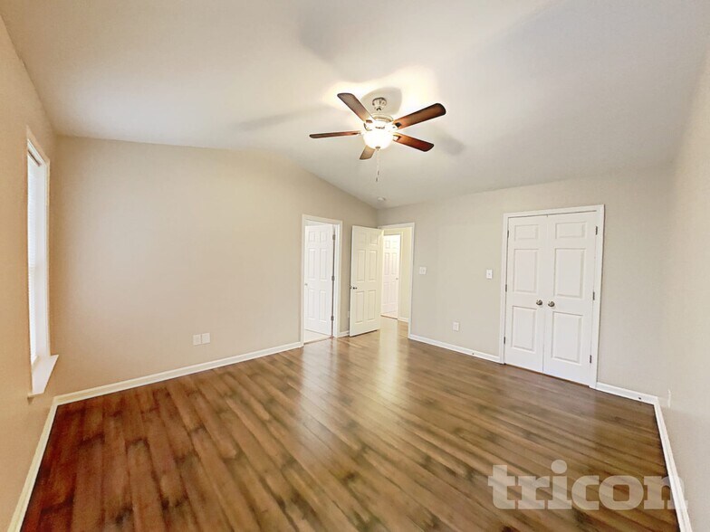 Building Photo - 3012 Brittany Dr