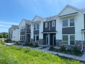 Building Photo - 2434 N Blossom Cir