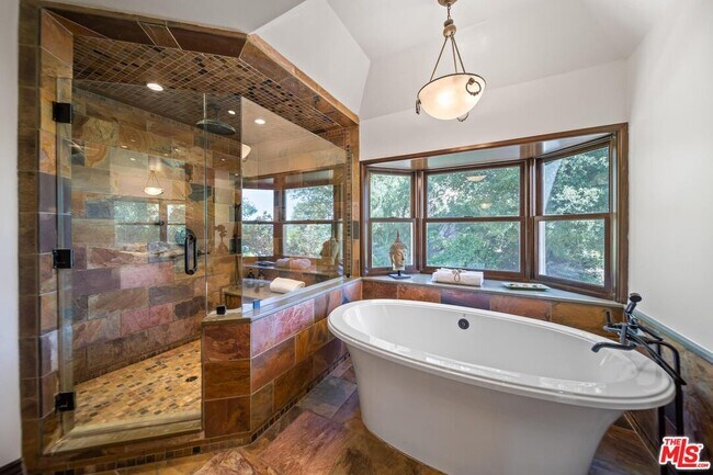 Building Photo - 24409 Voltara Ct
