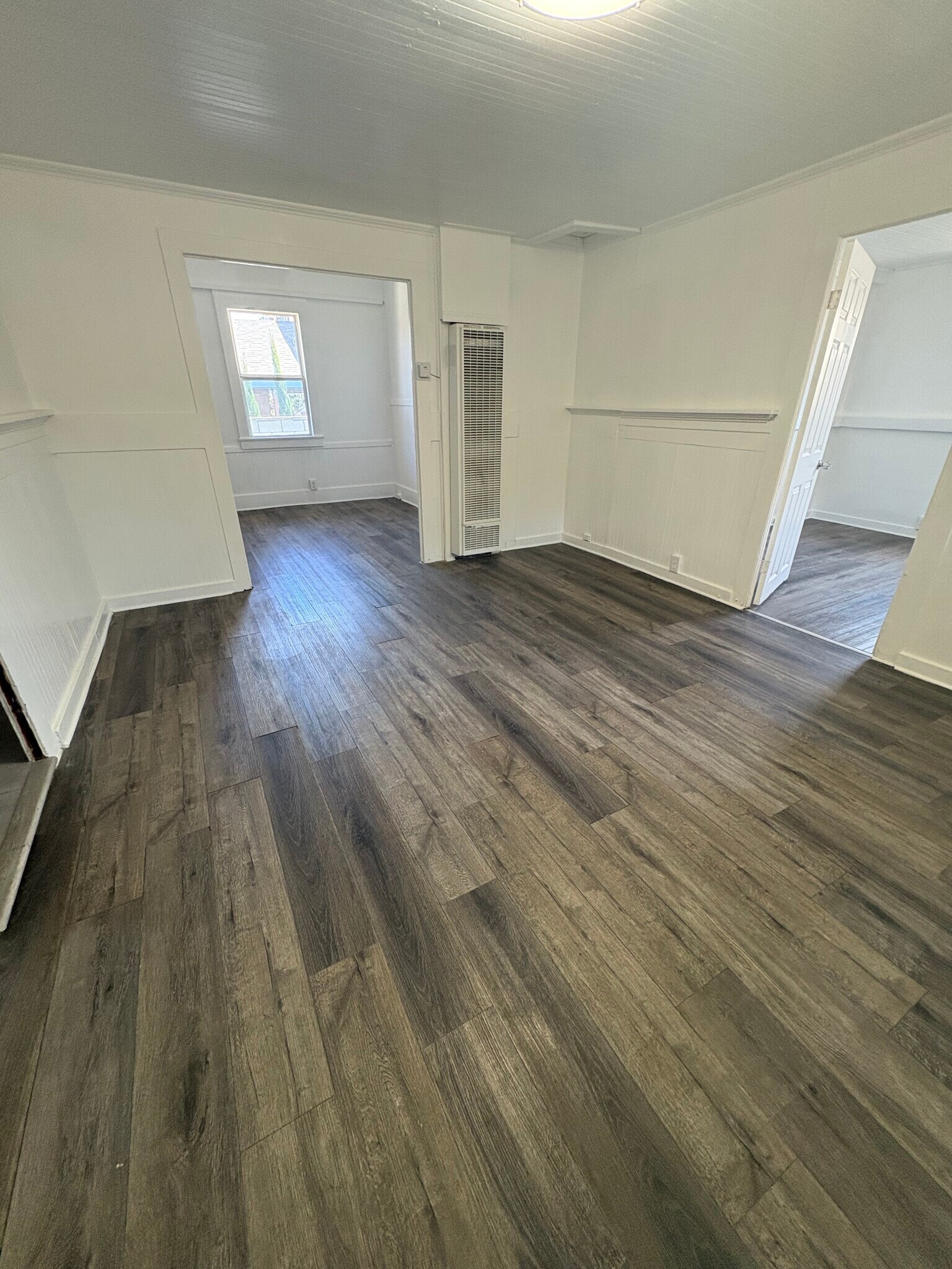 Building Photo - 563 W Sepulveda St