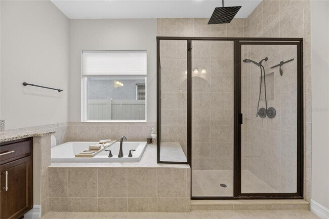 Building Photo - 18233 Leafmore St