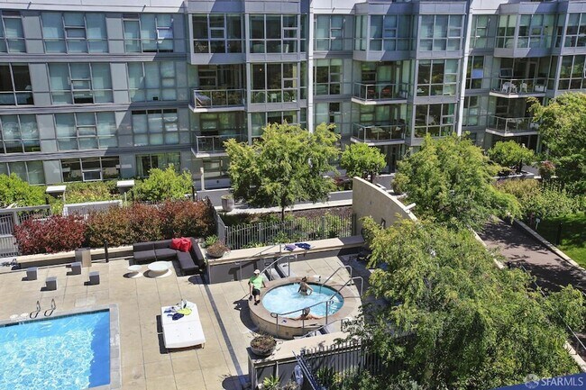 Building Photo - 435 China Basin St