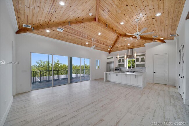 Building Photo - 2 Flamingo Hammock Rd