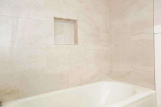 Building Photo - 723 N Monroe St