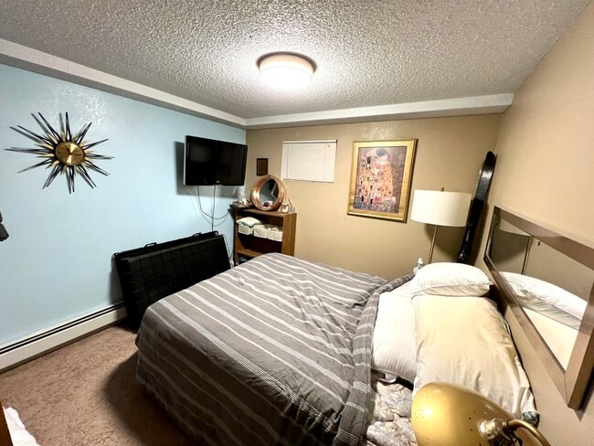 Building Photo - Pet Friendly 4 Bed 3 Bath Single Family Home on Westside W/ Fully Fenced yard, Attached Garage!