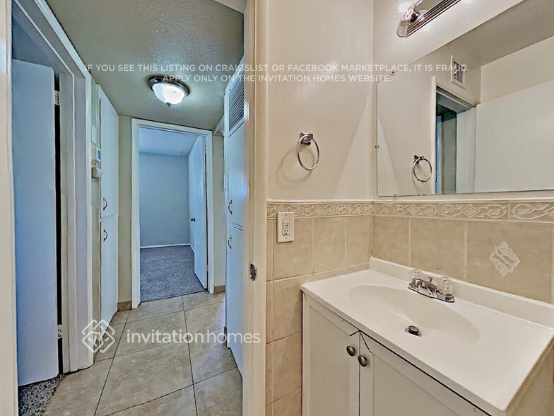 Building Photo - 4126 N Mitchell St