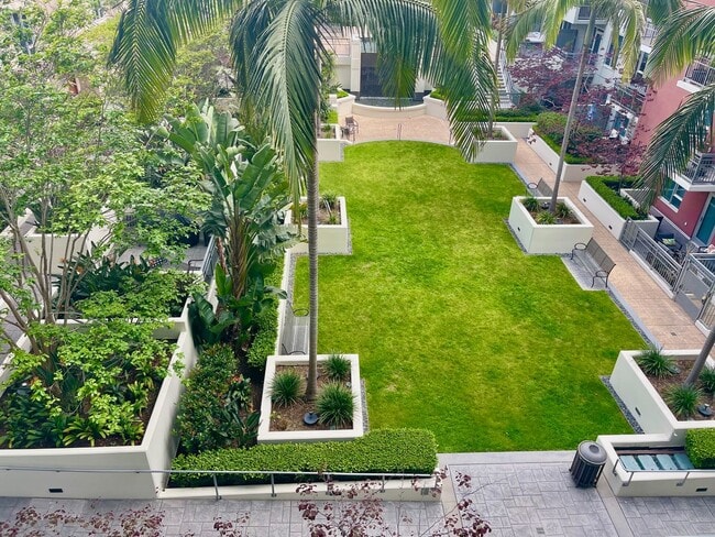 Building Photo - Live in the Heart of Little Italy at La Vita — 1 Bed / 1 Bath Condo with Parking, Laundry & Resor...