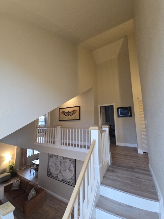 Building Photo - 10 Gregory Pl