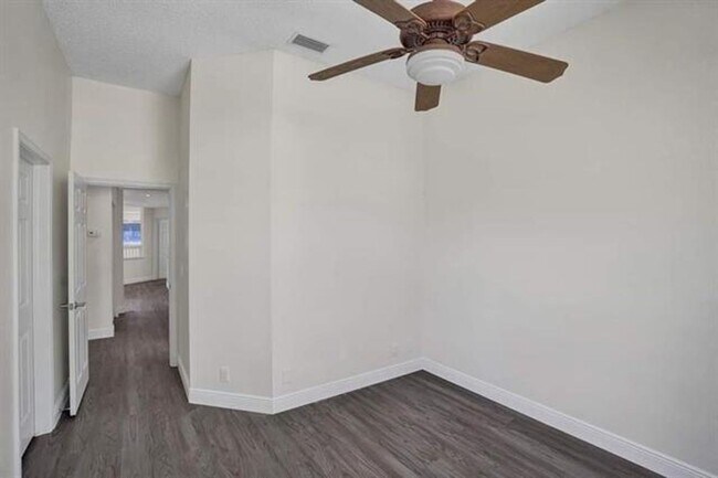 Building Photo - 11032 Boston Dr