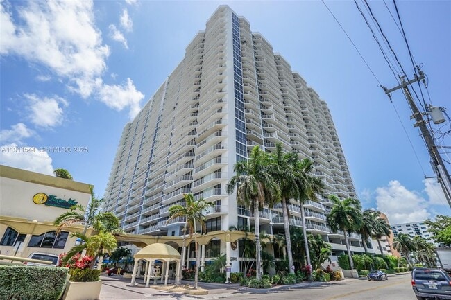 Building Photo - 7601 E Treasure Dr