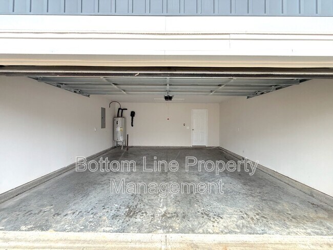 Building Photo - 3654 Fallen Tree Dr