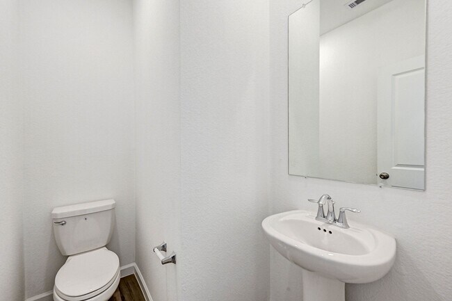 Building Photo - 2605 Mackinac Bay Dr