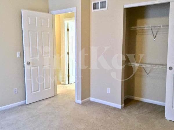 Building Photo - 1616 Hastings Ct