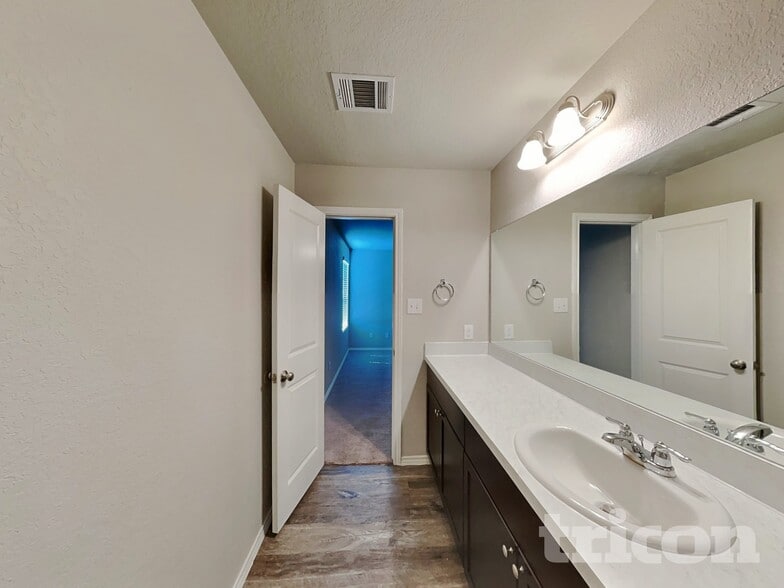 Building Photo - 8506 Amistad Cove