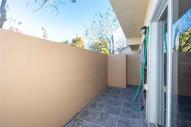 Building Photo - 824 Padua Ln