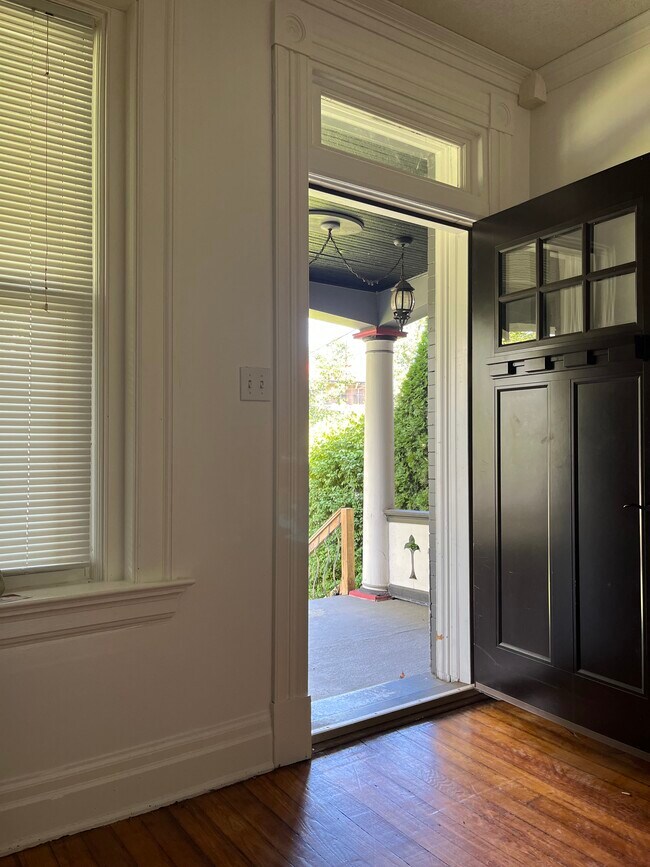 Unit Entrance - 505 Wallace Ave