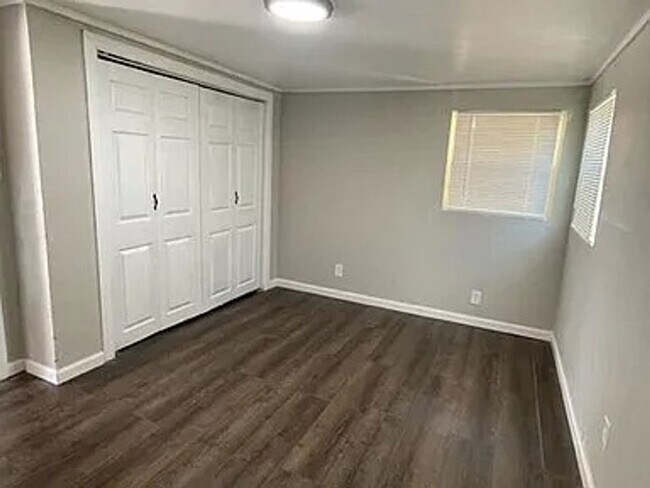 Building Photo - 4577 Ector Ave