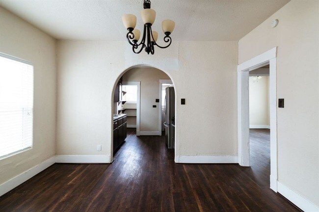 Building Photo - 3811 Fox St