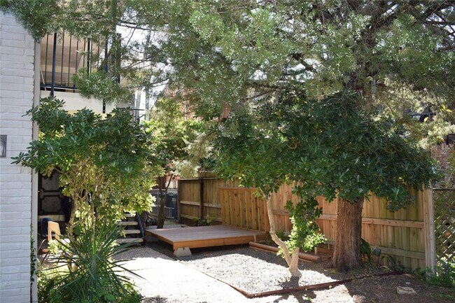 Building Photo - 1603 W Main St