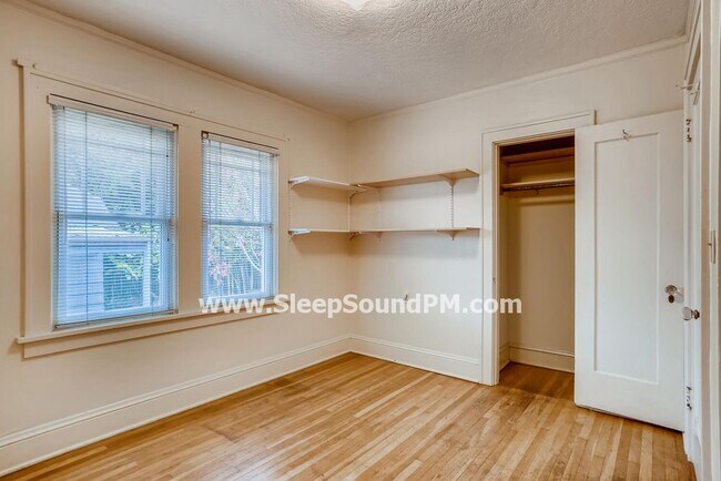 Building Photo - 3705 NE 72nd Ave