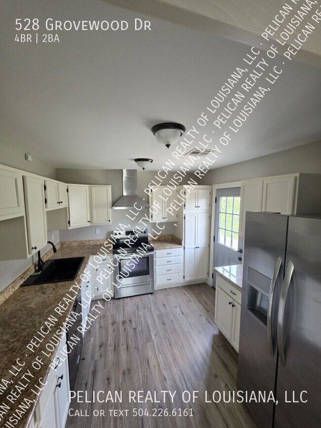 Building Photo - 528 Grovewood Dr