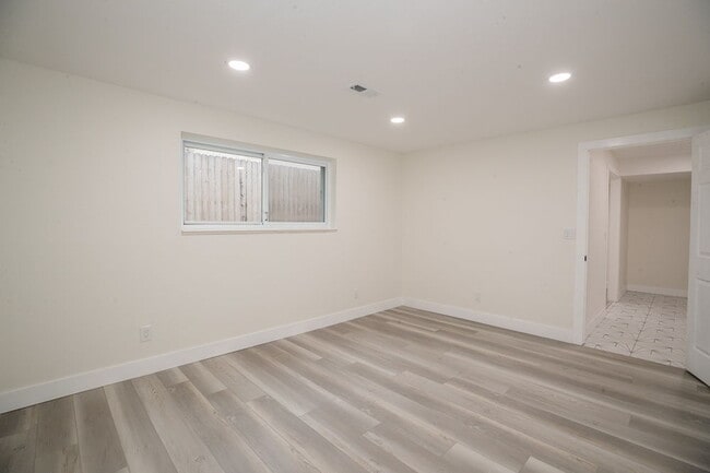 Building Photo - 2308 S Lima St