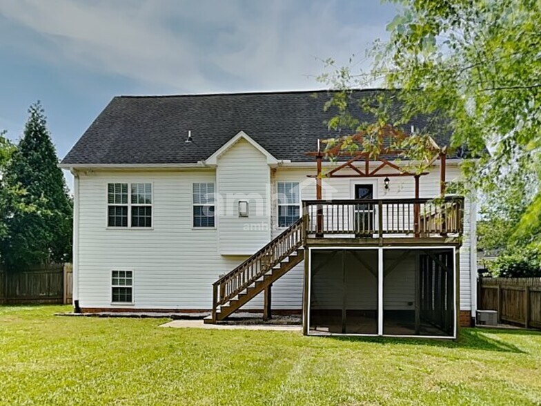 Building Photo - 2405 Joshua Ln